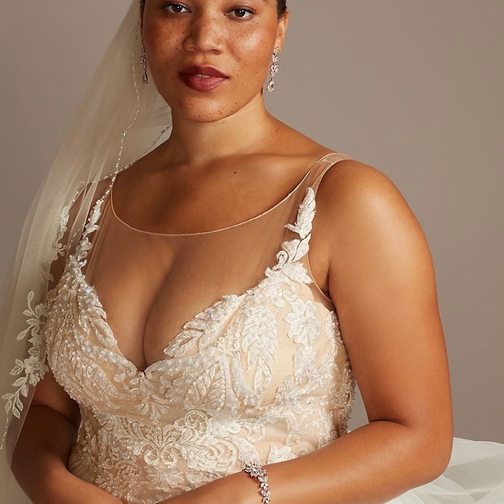 ΒRAND NEW WEDDING DRESS!!! NEW LOWERED PRICE$$! Must go!